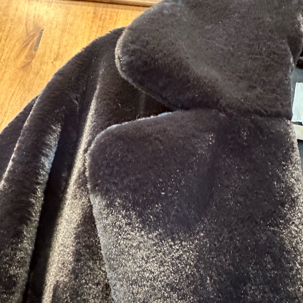 H&M Faux Fur Oversized Black Coat - Picture 4 of 5